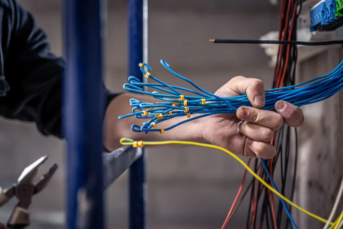 Soluciono Problemas Eléctricos en Medellín