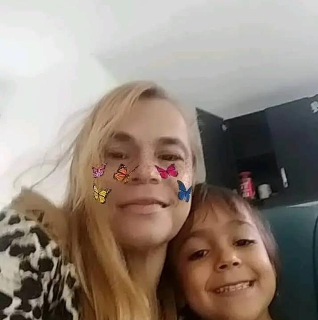 Ayudo a cuidar personas y a hacer Aseo