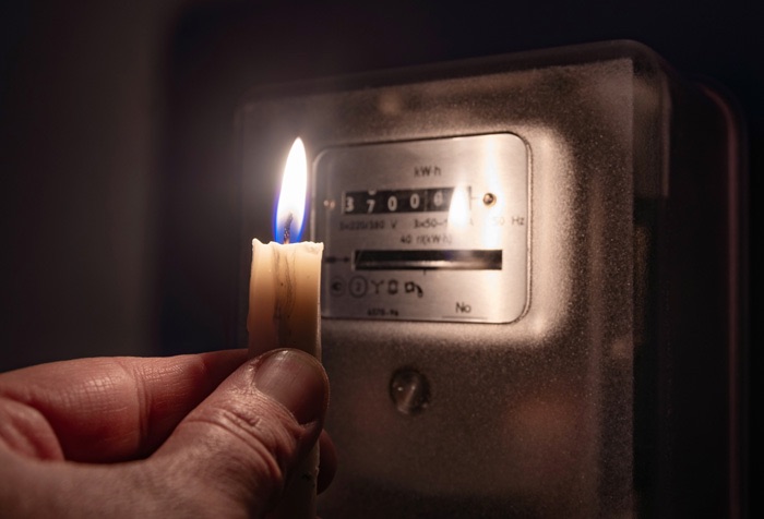 Electricista con más de 25 años de servicios