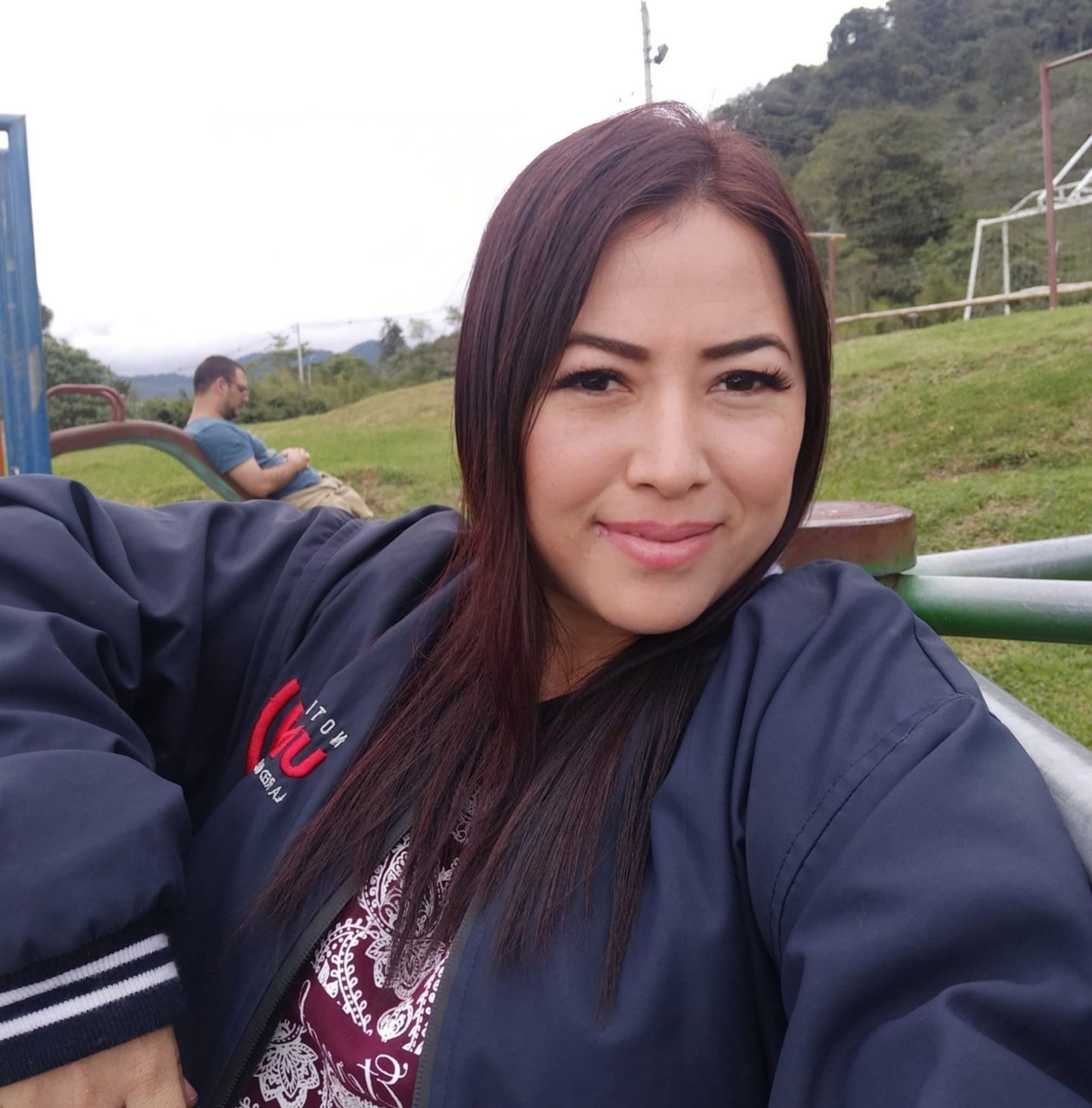 Asesora comercial y servicio al cliente