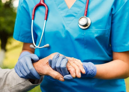 AUXILIAR DE ENFERMERÍA A DOMICILIO